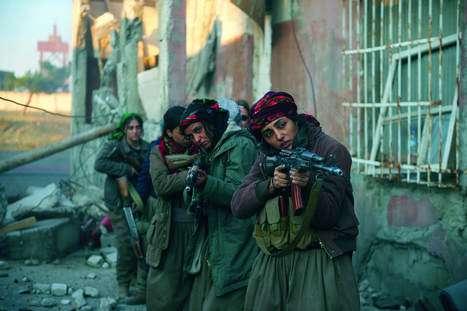 LES+FILLES+DU+SOLEIL_copyright+KHATIA+(JUDA)+PSUTURI+-+Maneki+Films