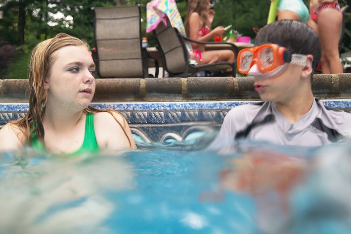 30-elsie-fisher-jake-ryan.w710.h473