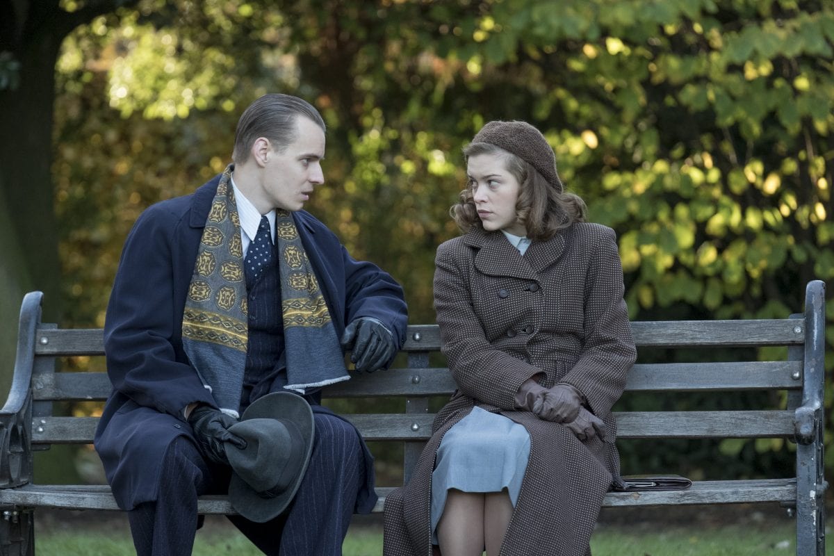 1529-RedJoan-PhotoNickWall