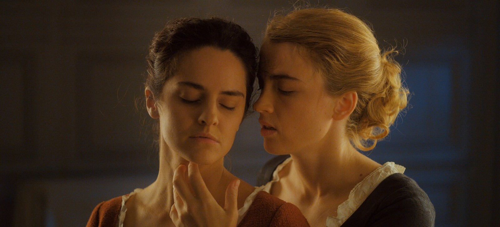 portrait-de-la-jeune-fille-en-feu-1-1