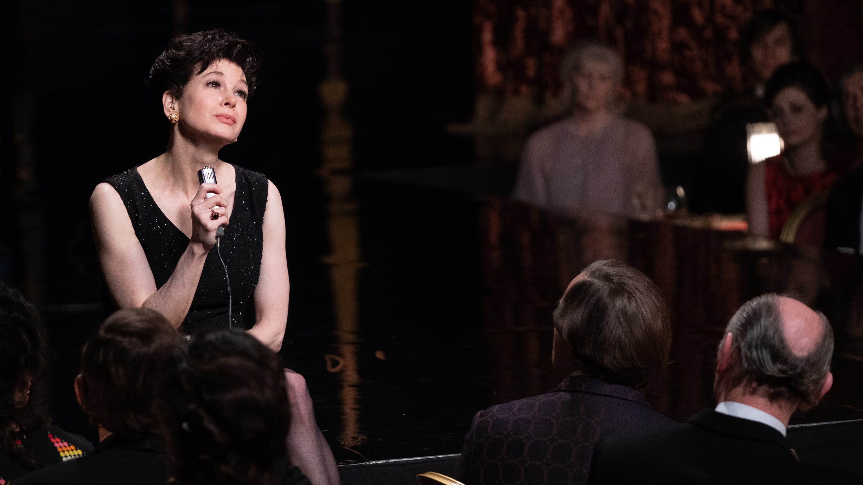 a16c7f70-46e2-4f4d-bf4d-5166532c3663-Rene-Zellweger-as-Judy-Garland-in-the-upcoming-film-JUDY-Photo-credit-David-Hindley-Courtesy-of-LD-Entertainment-and-Roadside-Attractions_1