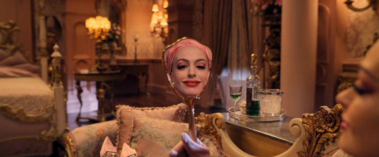 Anne-Hathaway-in-The-Witches-3