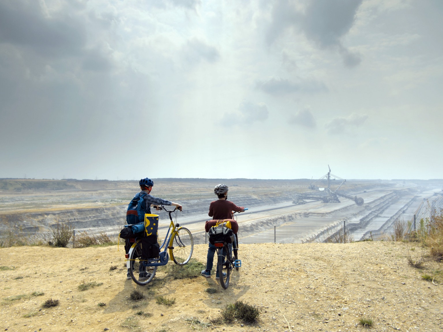 zu-weit-weg-102~_v-HintergrundL