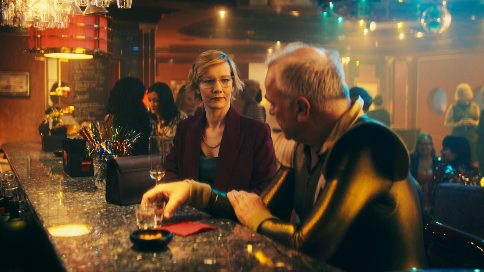 5300159.jpg-r_1920_1080-f_jpg-q_x-xxyxx