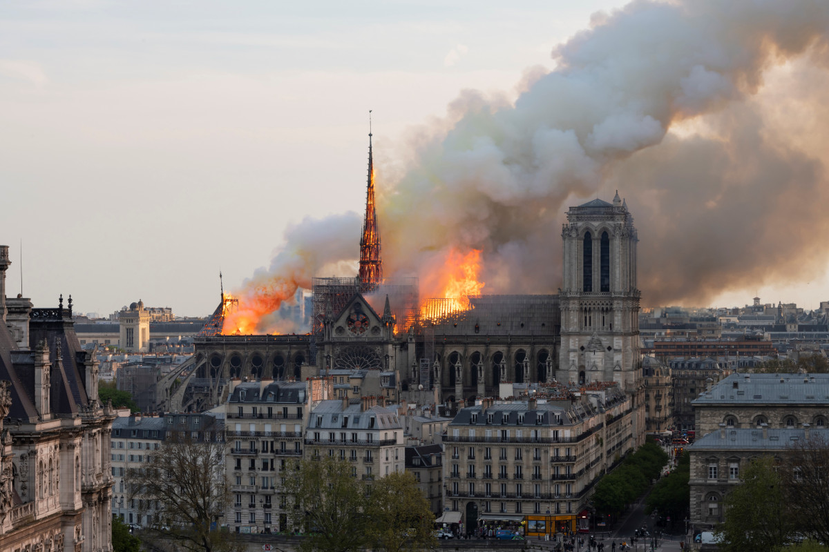 1299351-l-incendie-de-notre-dame-le-15-avril-2019