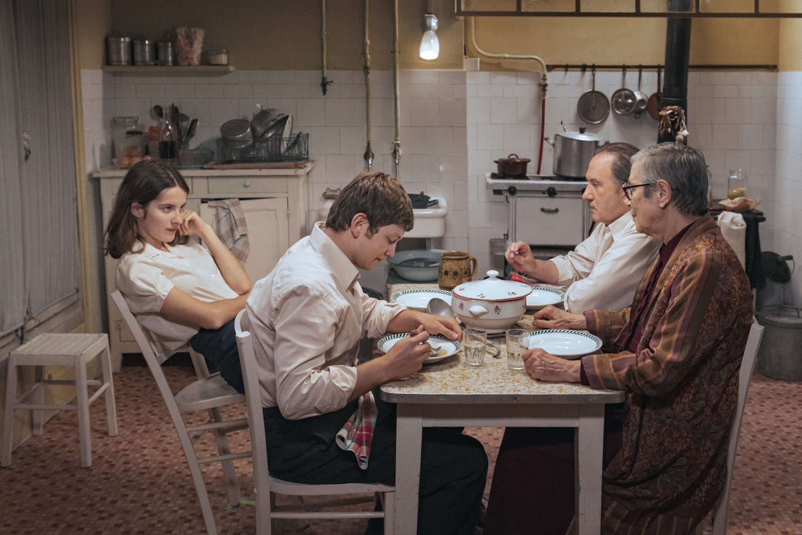 une-jeune-fille-qui-va-bien-photo-une-jeune-fille-qui-va-bien-1399155