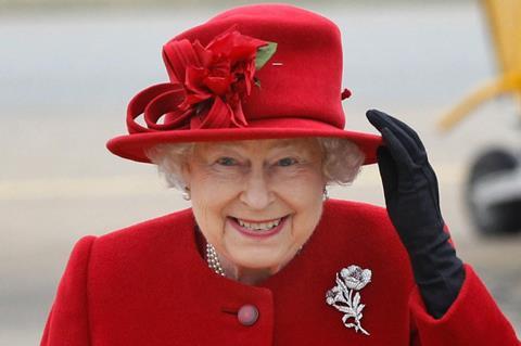 1366685_elizabethaportraitinpartssignatureentertainmentstill3_384943_crop