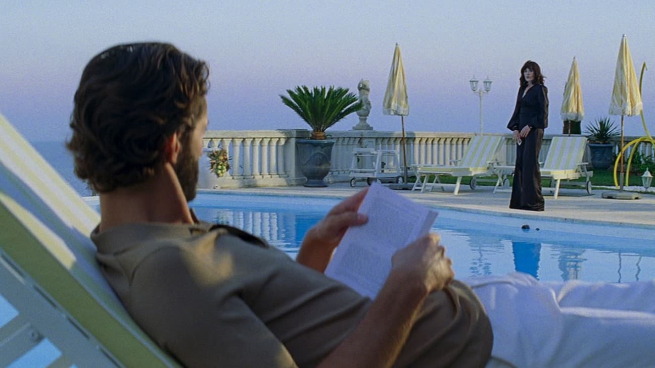 Pierre-Niney-et-Isabelle-Adjani-dans-Mascarade-de-Nicolas-Bedos-1417965