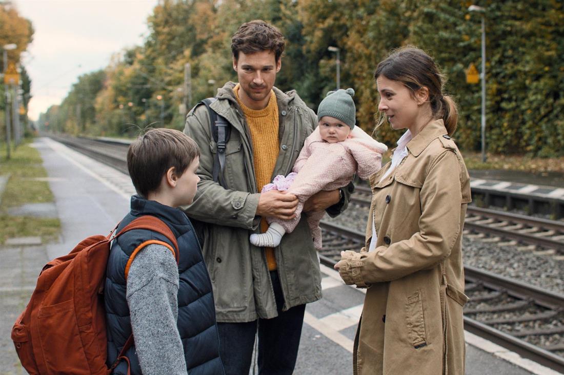 27894-180461poster2-scenejpg