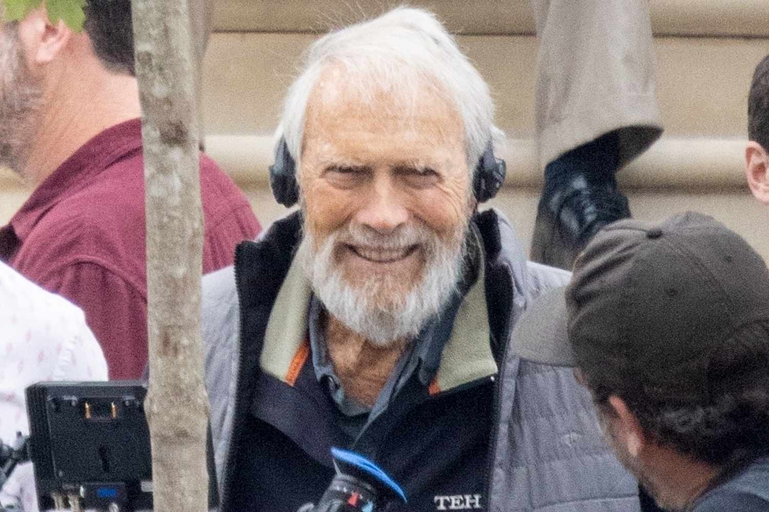 Clint-Eastwood-on-set-tout-112223-3874676785fd4fcdad980a20290ace09.jpg