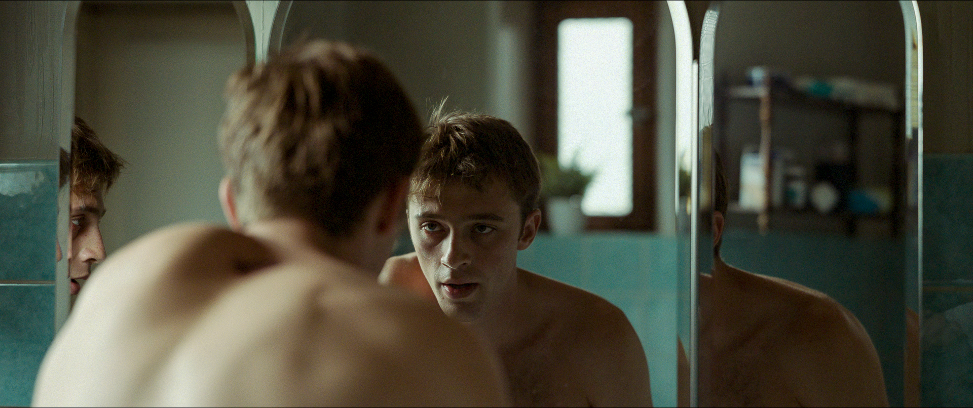 JOUER-AVEC-LE-FEU-Photo-2-©-2024-Felicita-Curiosa-Films-France-3-Cinema